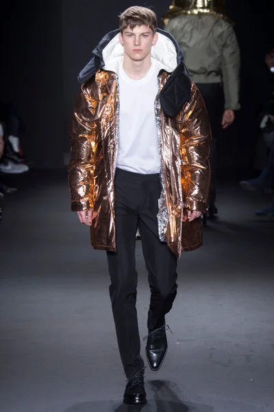 Look 35
